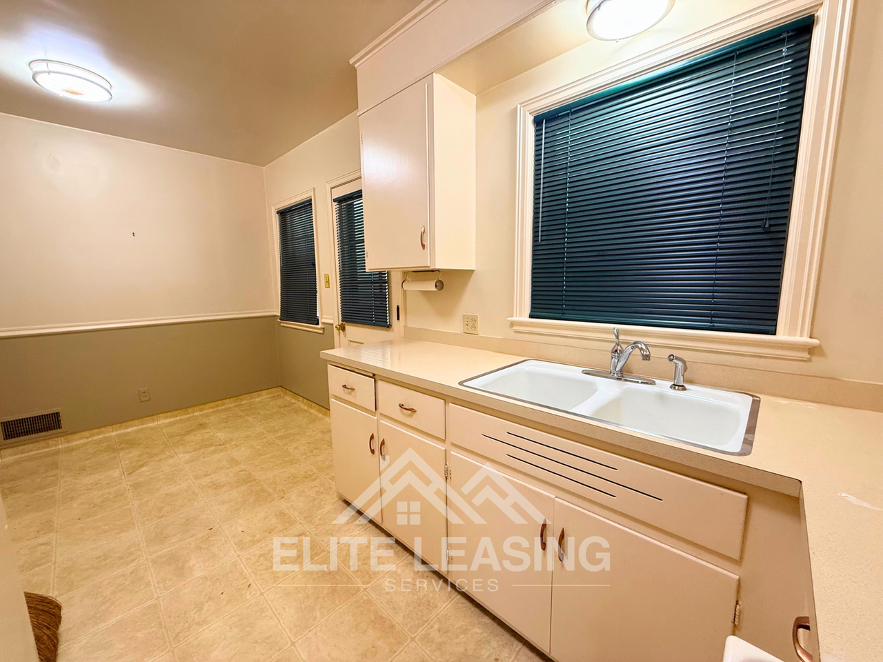 1826 Sw Campbell Ave - Photo 3 of 8