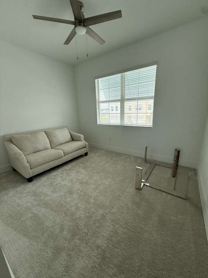 9943 Key Haven Rd - Photo 3 of 9