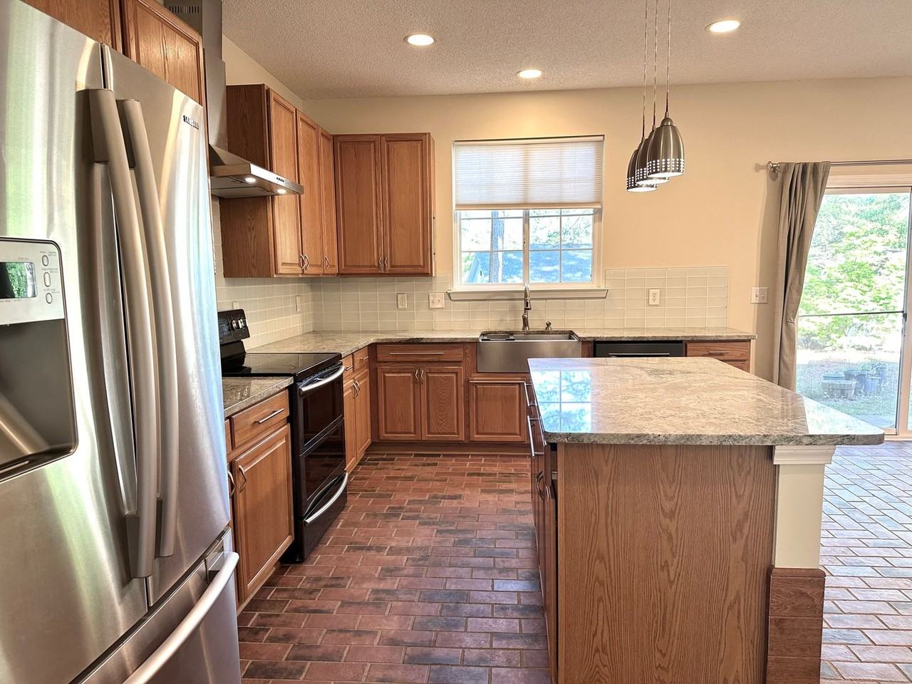 105 Cranberry Ct - Photo 7 of 28