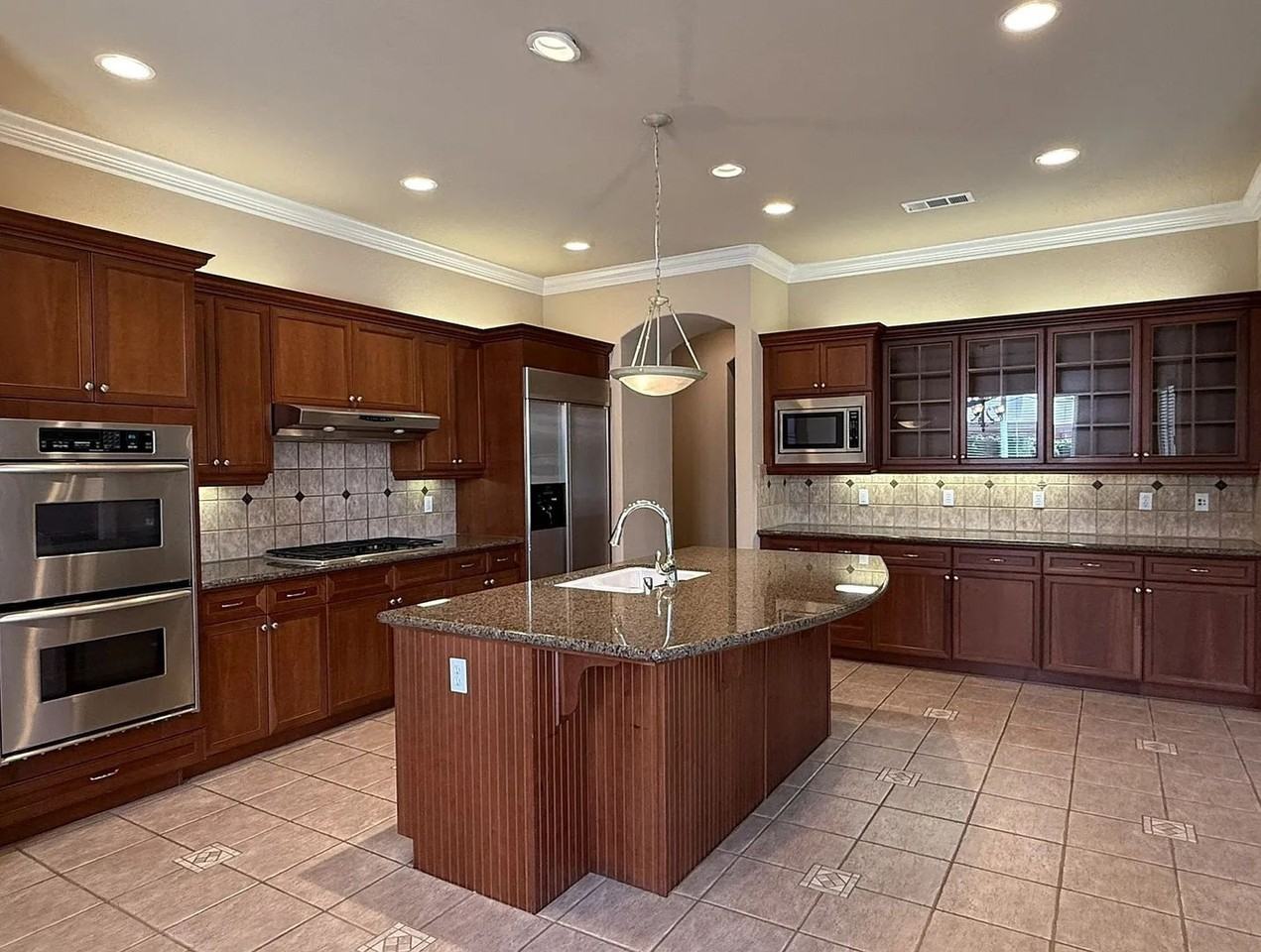 1367 E Glenlake Ln - Photo 5 of 18