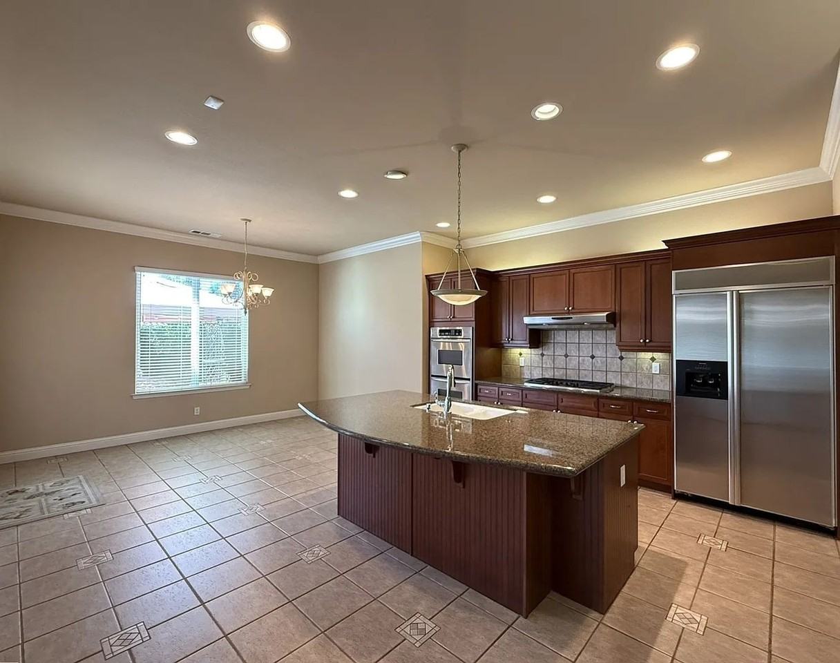 1367 E Glenlake Ln - Photo 6 of 18