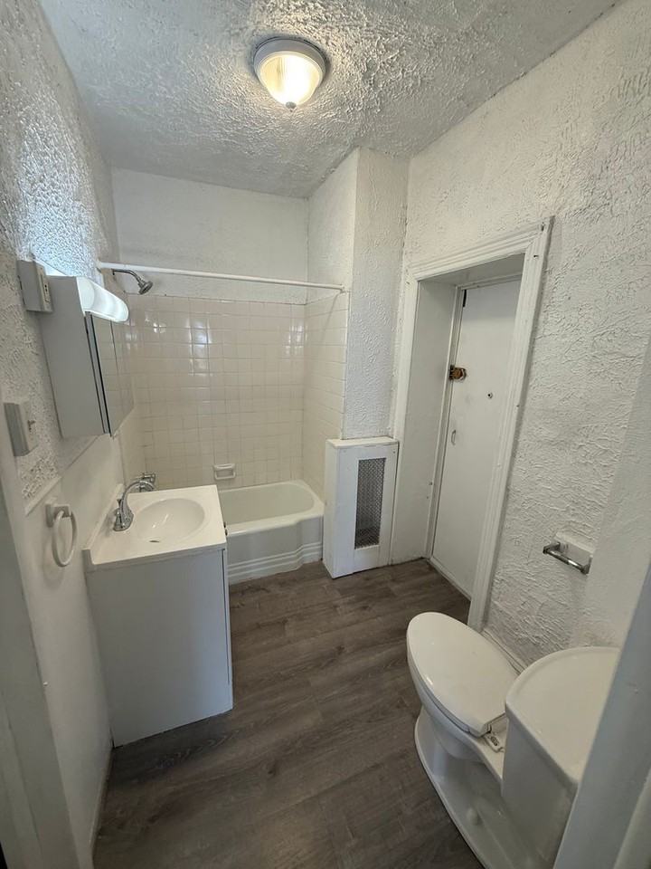 252 S 16th St - Photo 7 of 7