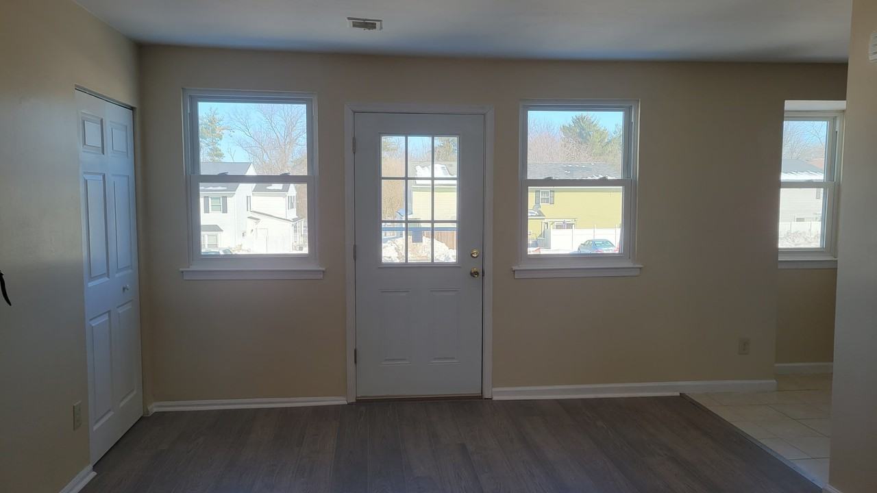 60 Reliance Ct #1 - Photo 3 of 16