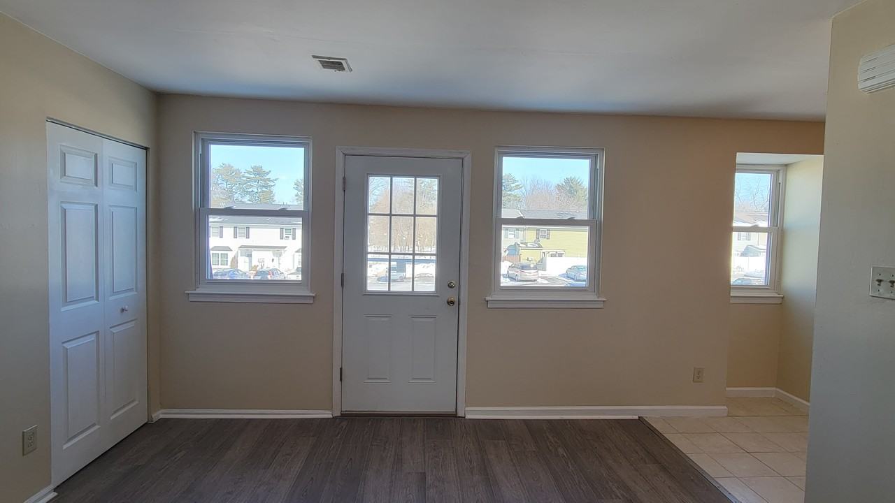 60 Reliance Ct #1 - Photo 7 of 16