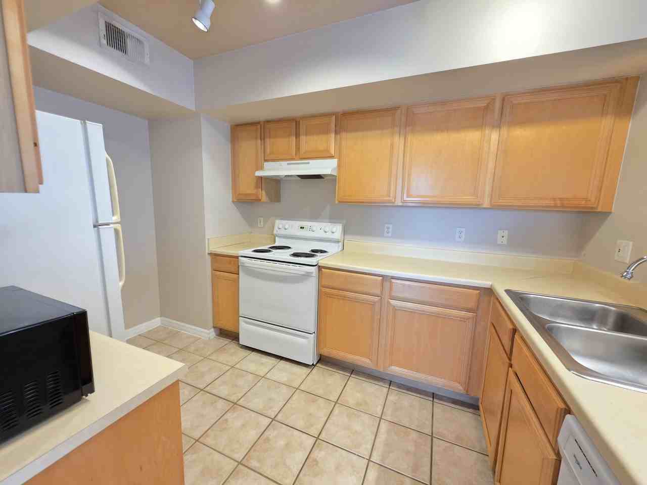 2171 Portofino Pl #208 - Photo 5 of 50
