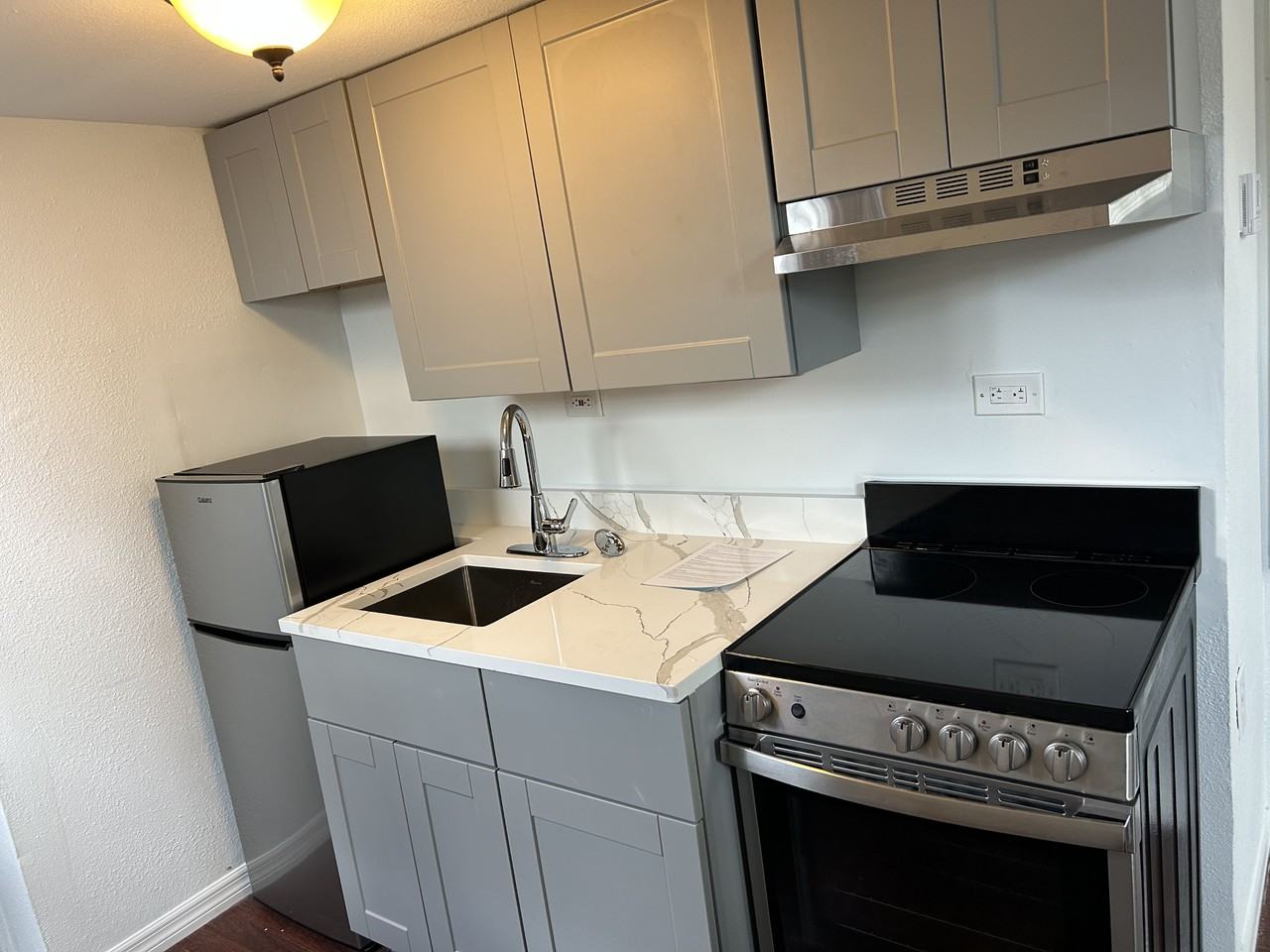 3016 W Arch St - Photo 4 of 9
