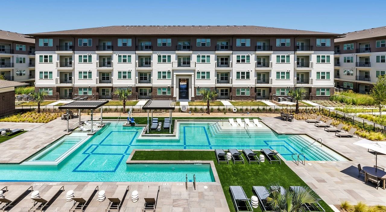 12100 Samsung Blvd #1 - Photo 7 of 20