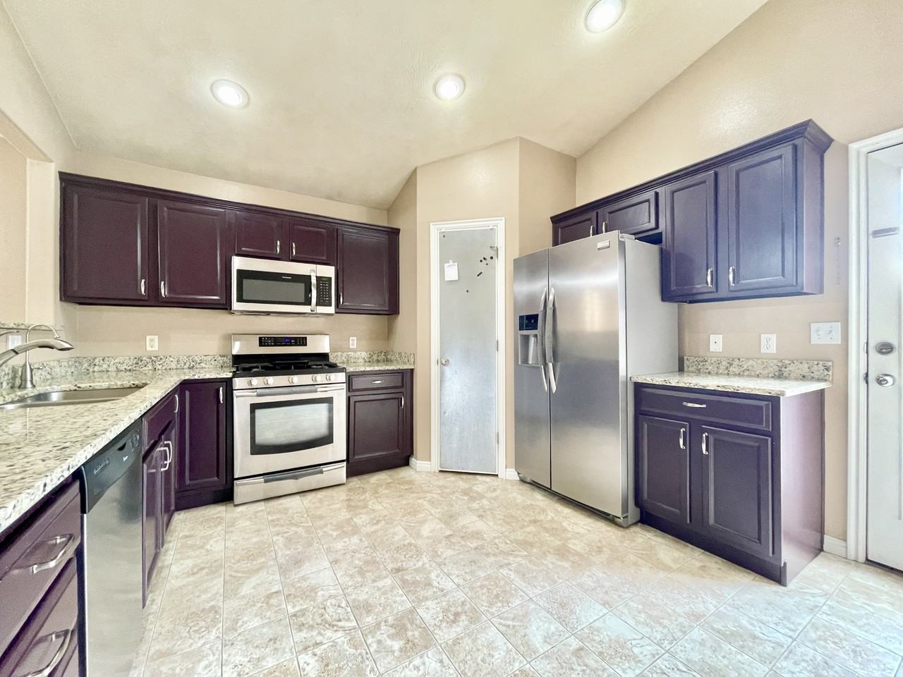 10695 S Pine Grove Way #NA - Photo 2 of 19