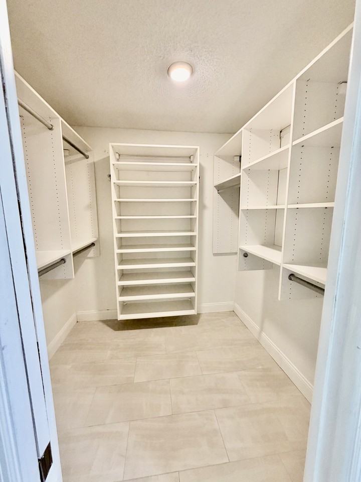 104 Biscayne Ave #NA - Photo 4 of 11
