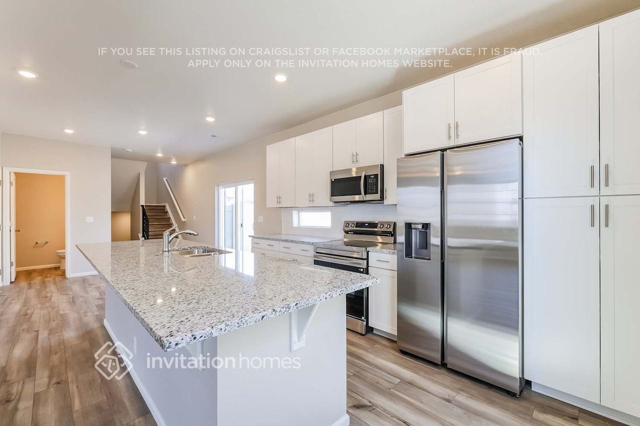 22285 E 39th Ave - Photo 7 of 18