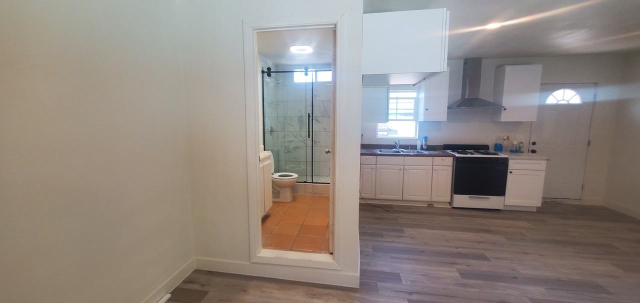 566 E Fernleaf Ave #B - Photo 2 of 21