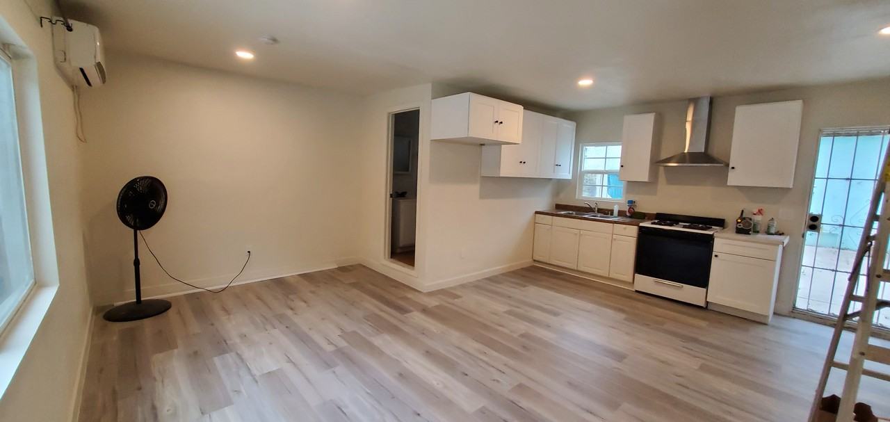 566 E Fernleaf Ave #B - Photo 4 of 21