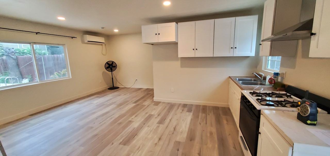 566 E Fernleaf Ave #B - Photo 7 of 21