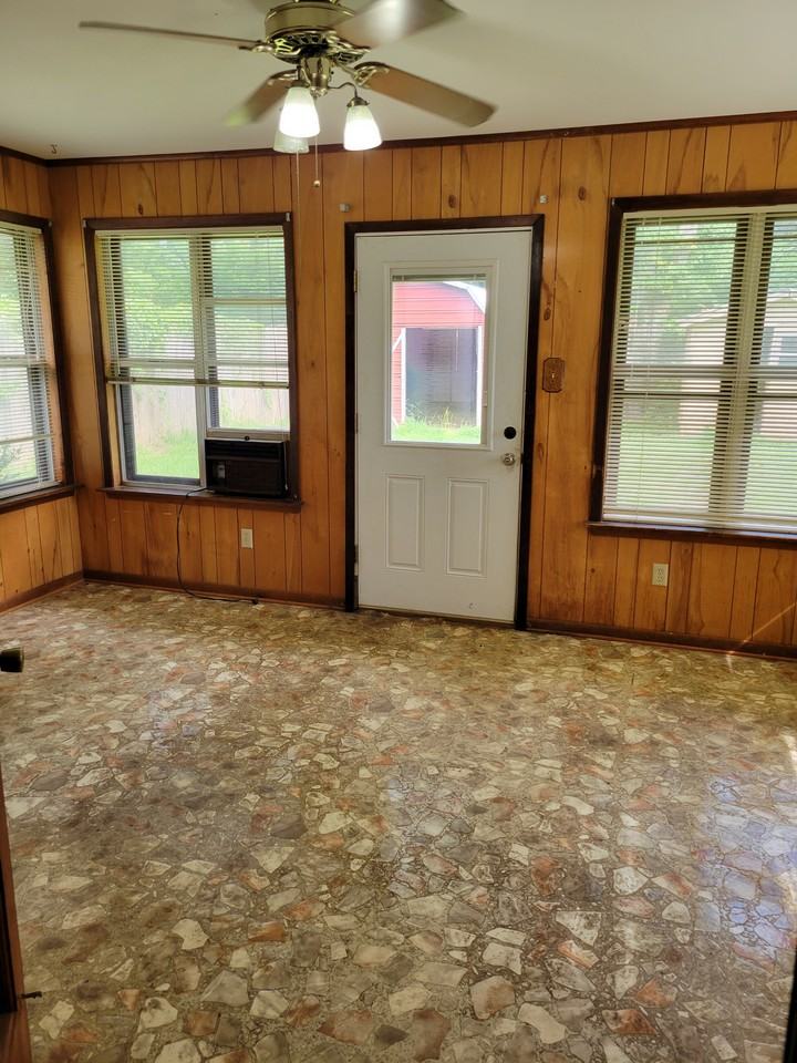 407 Daniels St - Photo 2 of 14