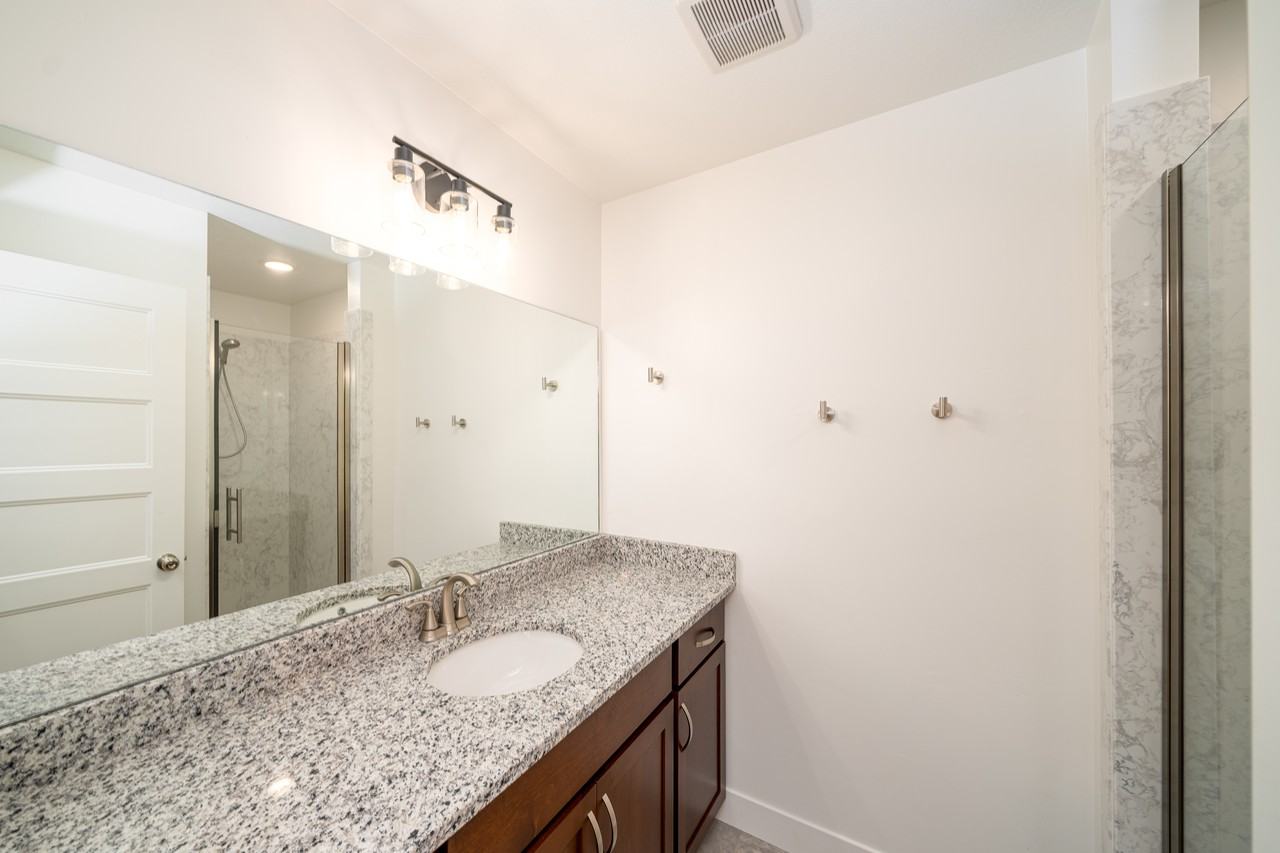 626 En, Unitbedroom - Photo 6 of 12