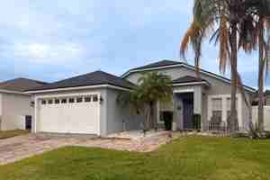 featured image of 464 Gleneagles Dr