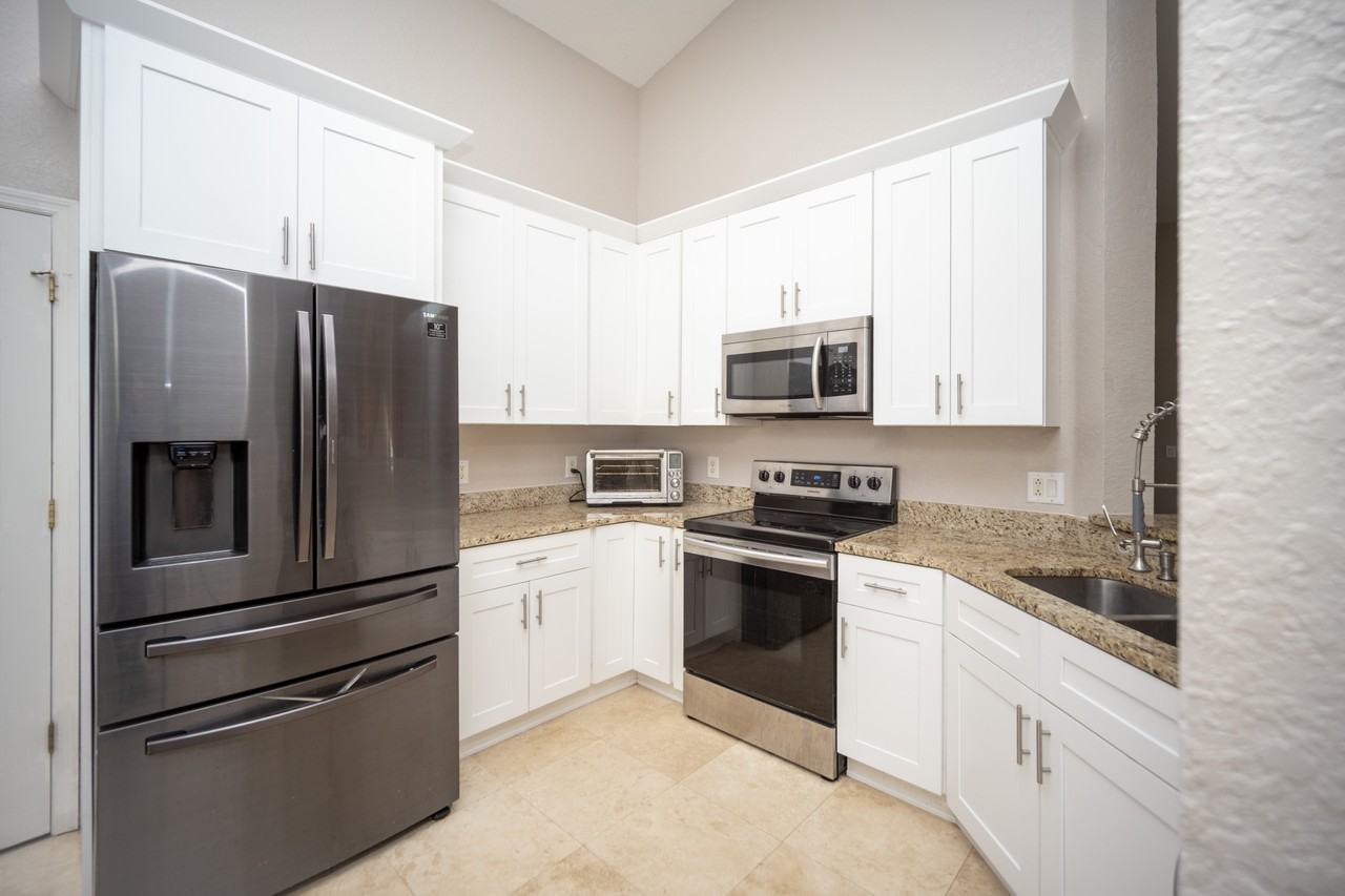 464 Gleneagles Dr - Photo 5 of 18