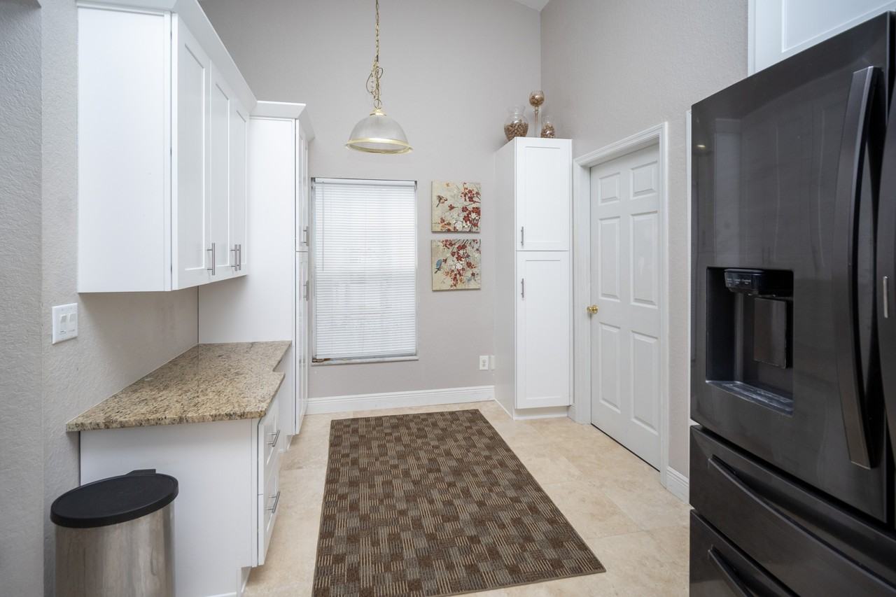 464 Gleneagles Dr - Photo 6 of 18