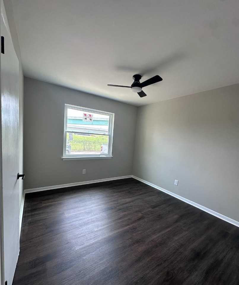 1113 14th St N #12 - Photo 4 of 8