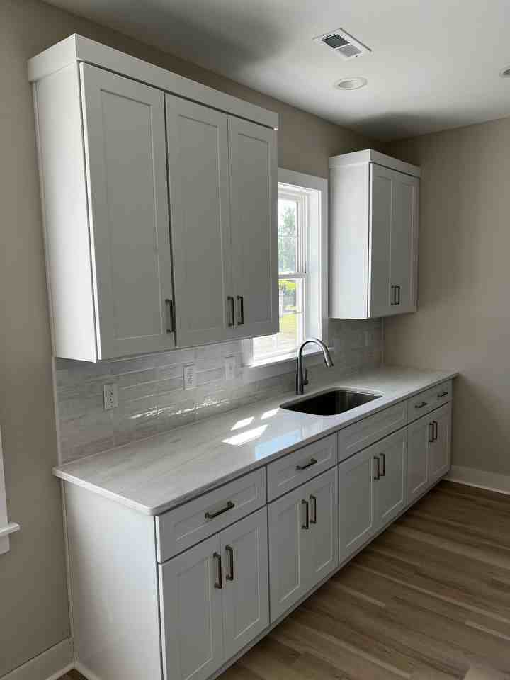563 N Washington St - Photo 2 of 9