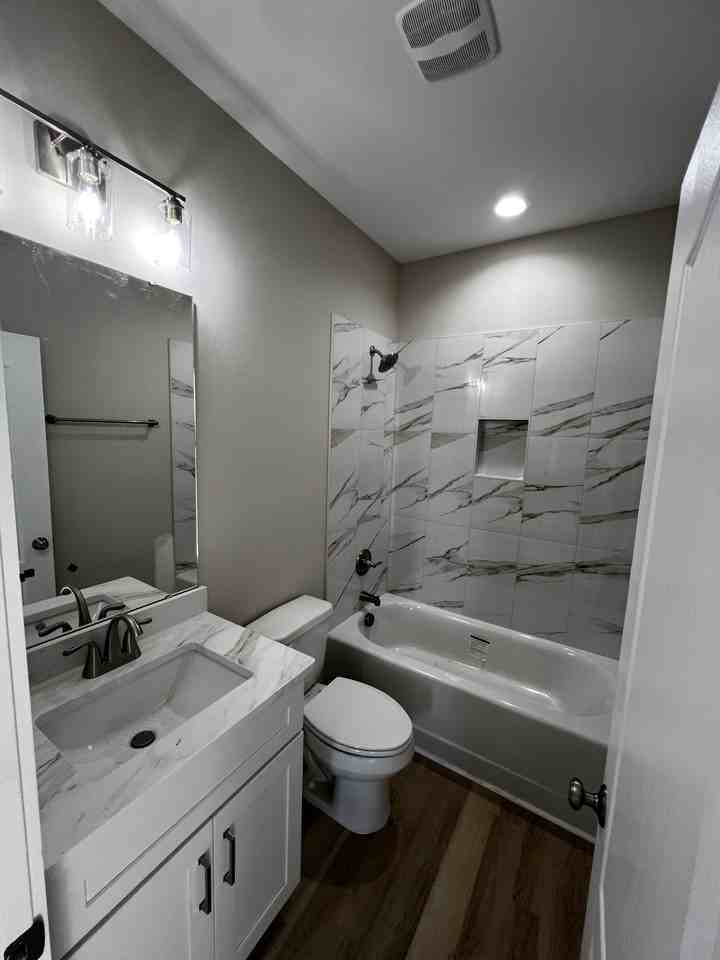 563 N Washington St - Photo 7 of 9