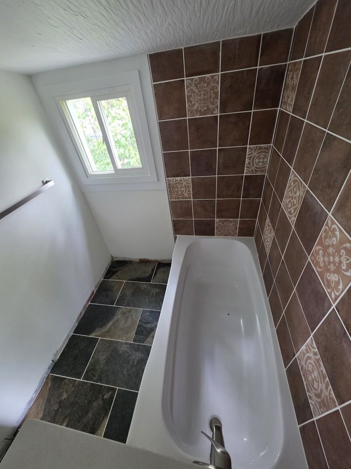 2129 Eddystone Ave - Photo 6 of 10