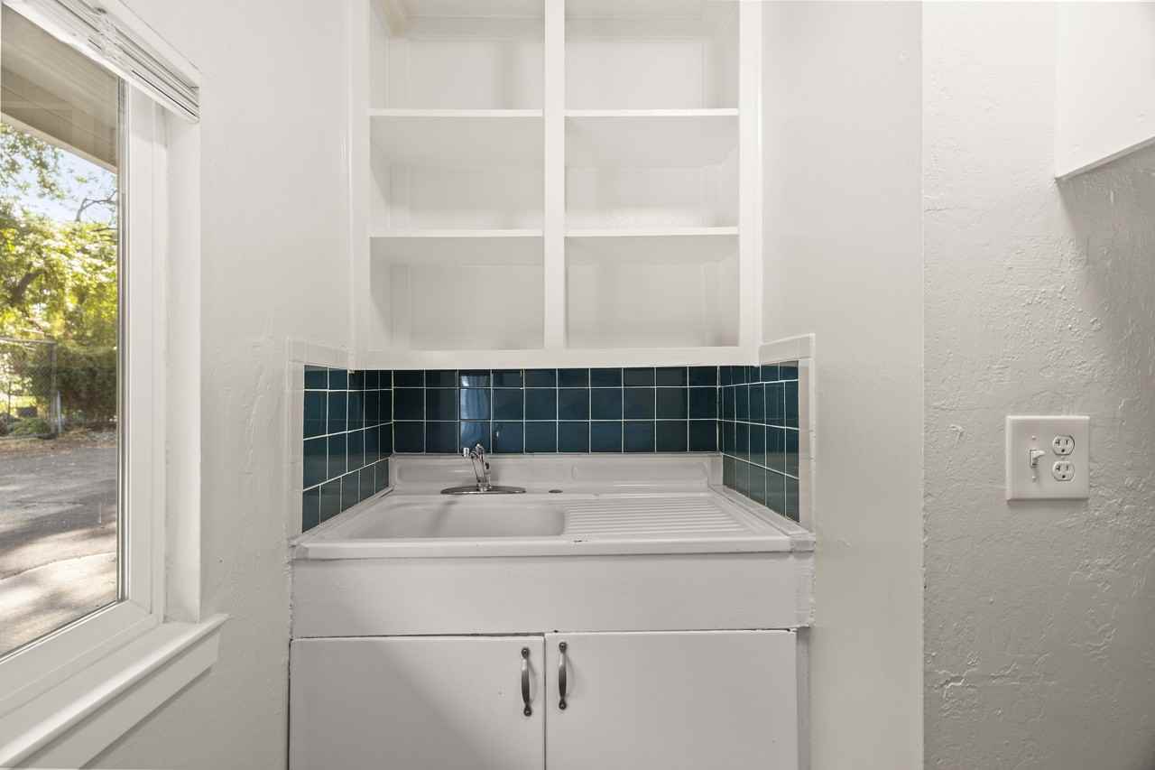 946 Cherry St #1 - Photo 5 of 20