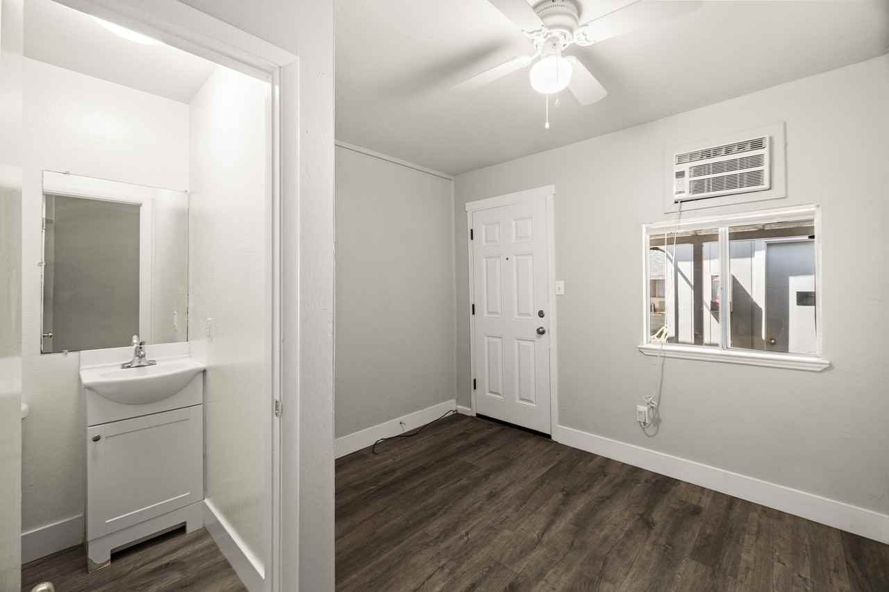 946 Cherry St #1 - Photo 7 of 20