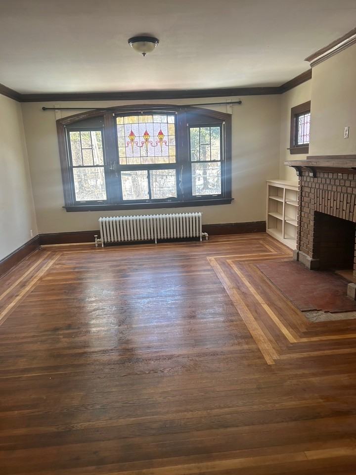 304 Edgewood St #2 - Photo 3 of 12