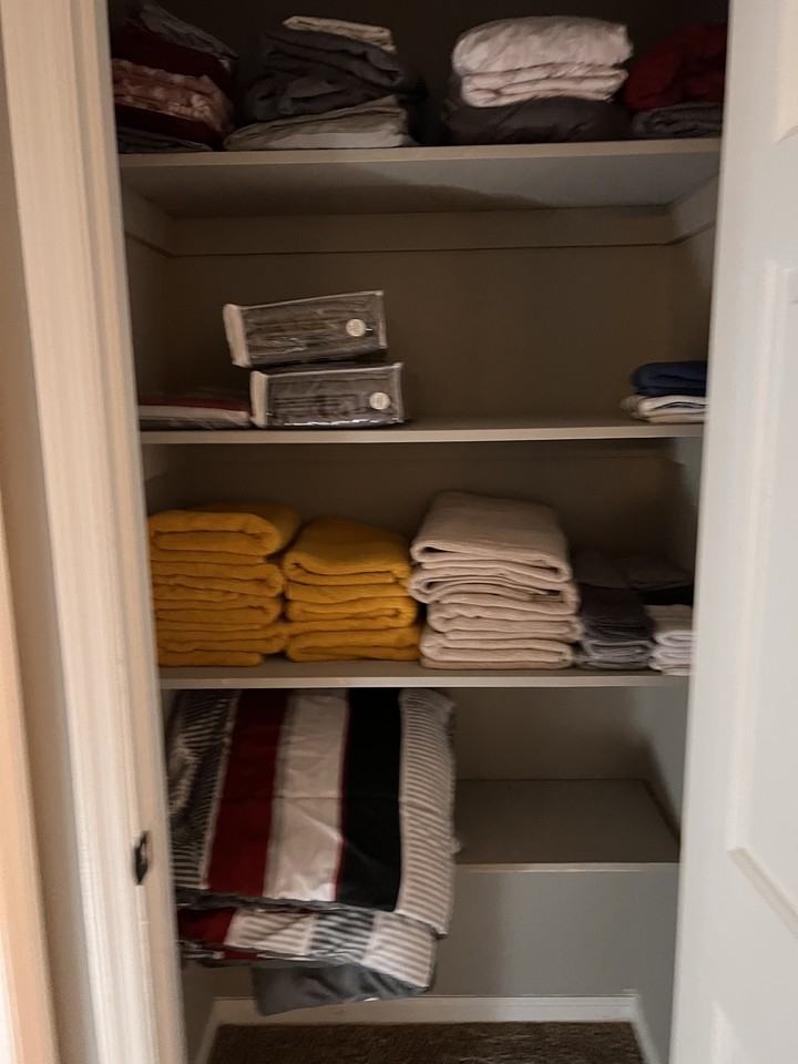 4328 Castlewood Ct - Photo 2 of 12