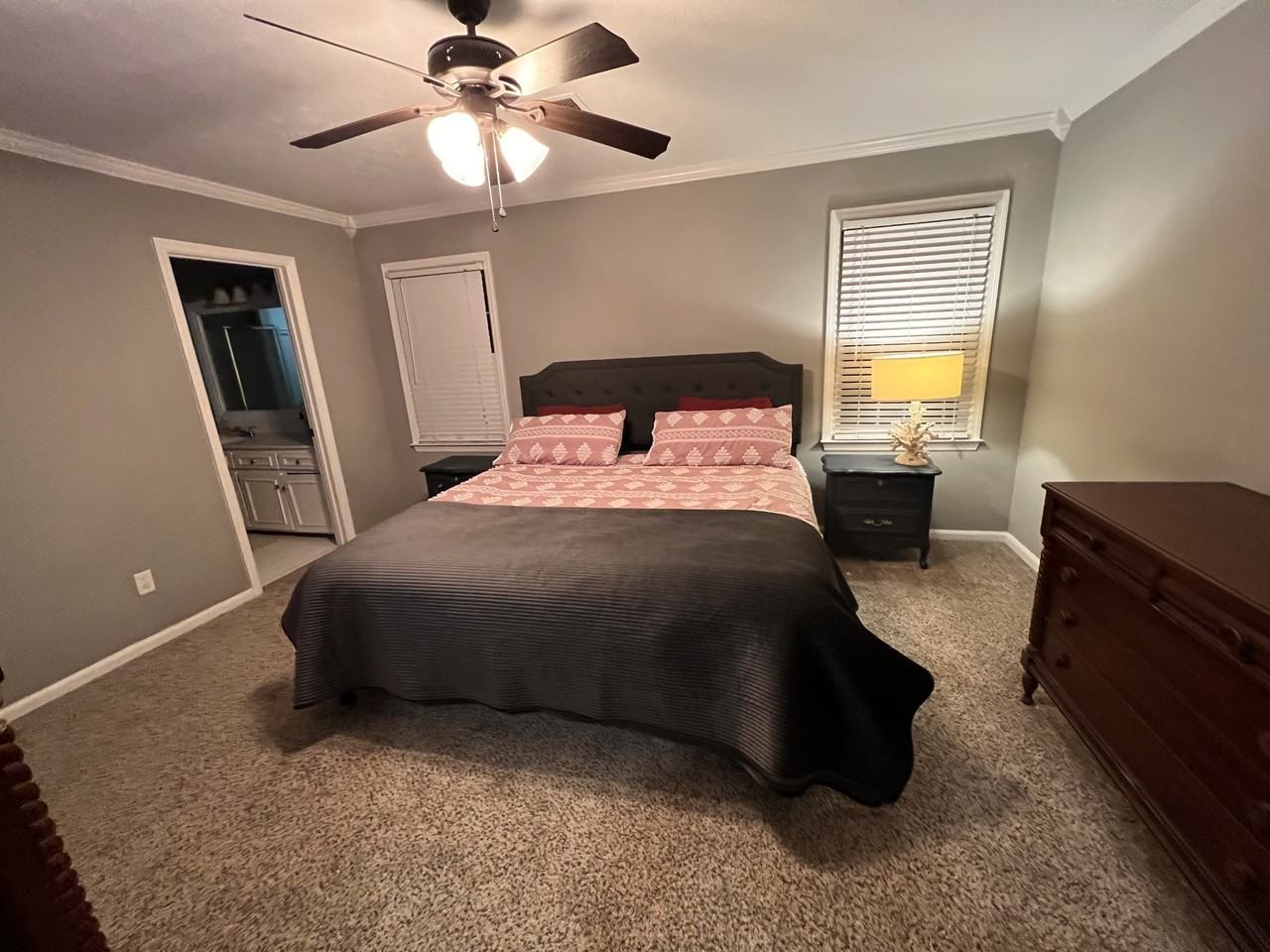 4328 Castlewood Ct - Photo 3 of 12