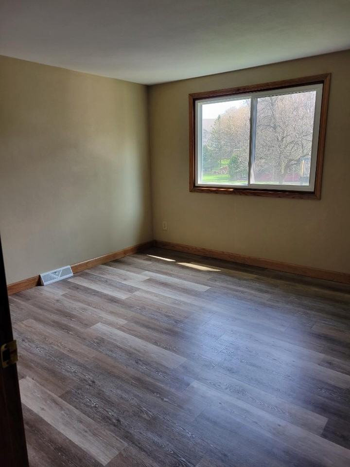 1529 S 35th St - Photo 2 of 9