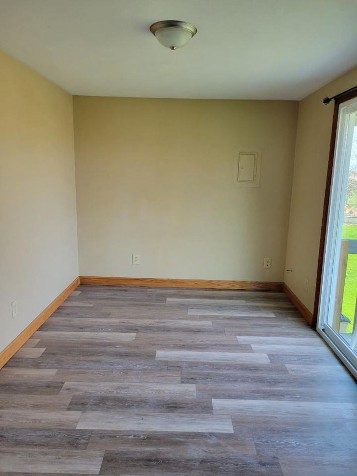 1529 S 35th St - Photo 5 of 9