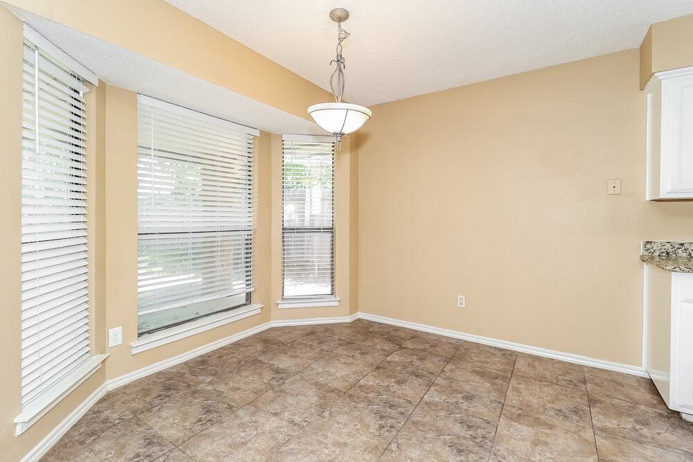 4900 Barberry Dr - Photo 5 of 16