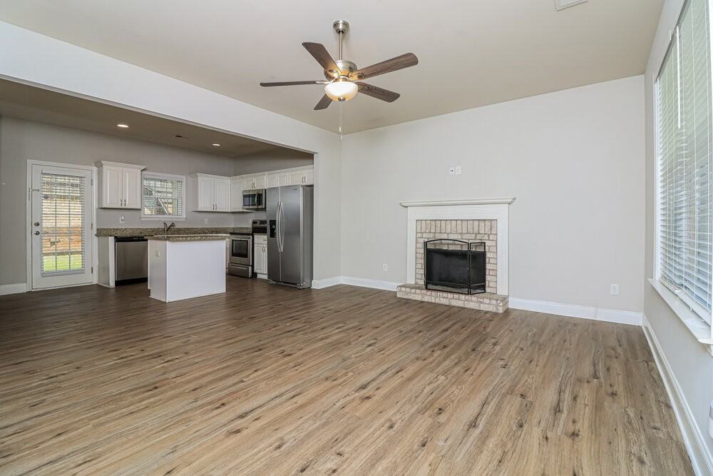 77 Rosemont Ct - Photo 6 of 17