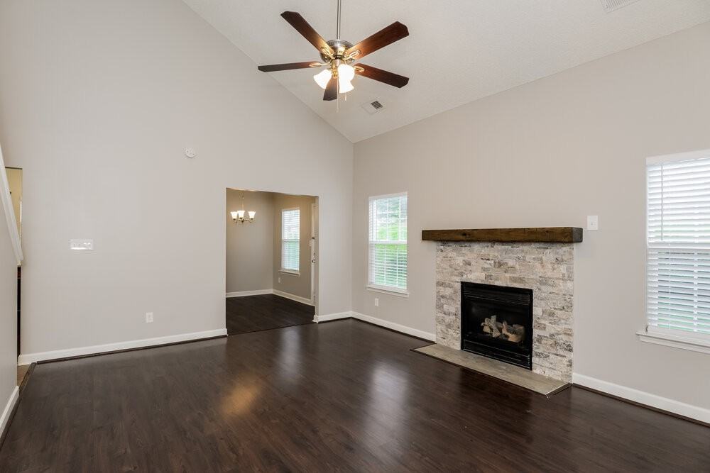 2108 Thorn Crest Dr - Photo 5 of 17