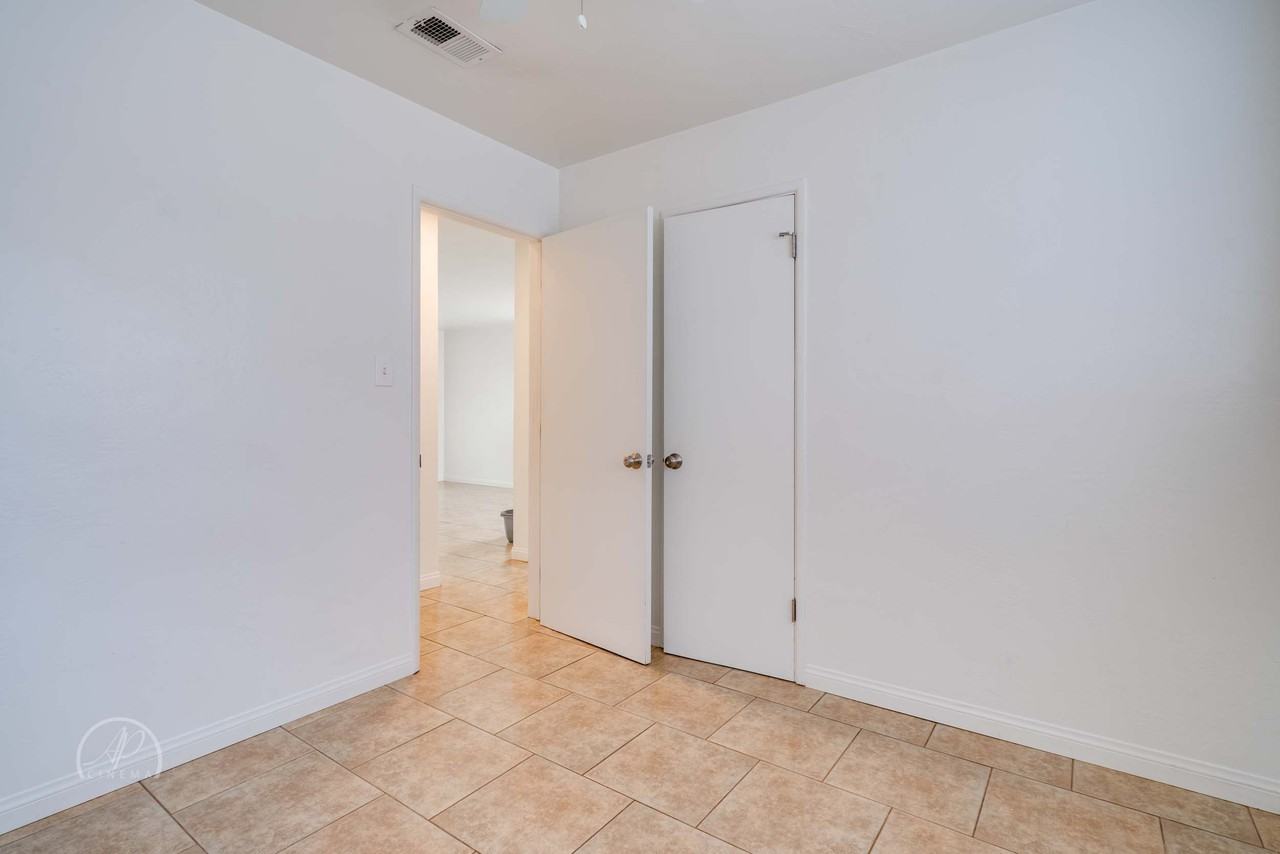 917 K St #917 - Photo 7 of 17
