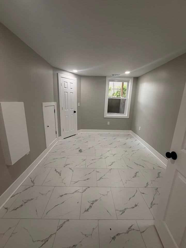 318 Norton St Bsmt #BS - Photo 3 of 9