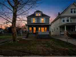 featured image of 651 E 115th St