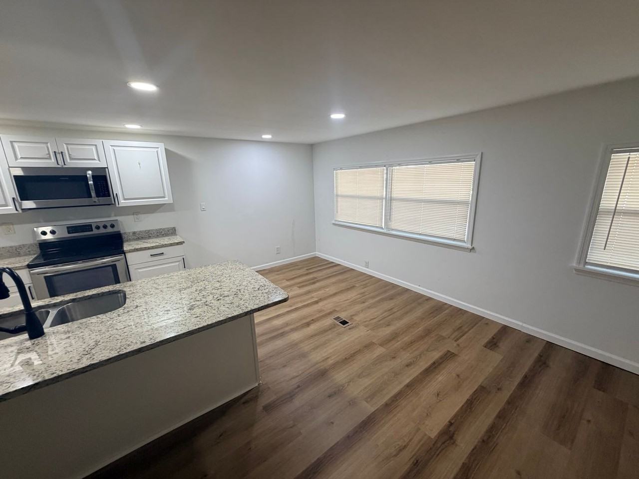7412 Western Circle Dr - Photo 5 of 14
