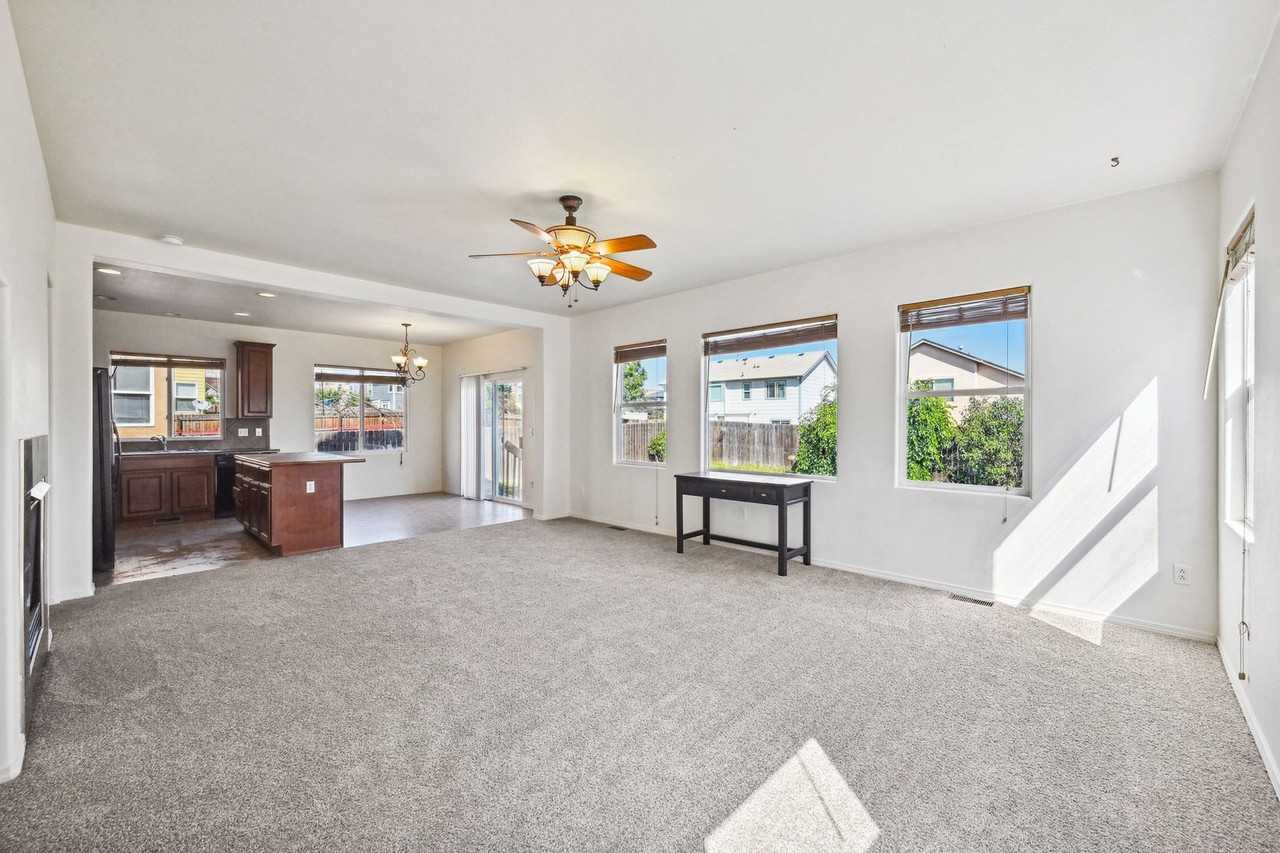 7005 Wood Lily Dr - Photo 3 of 27