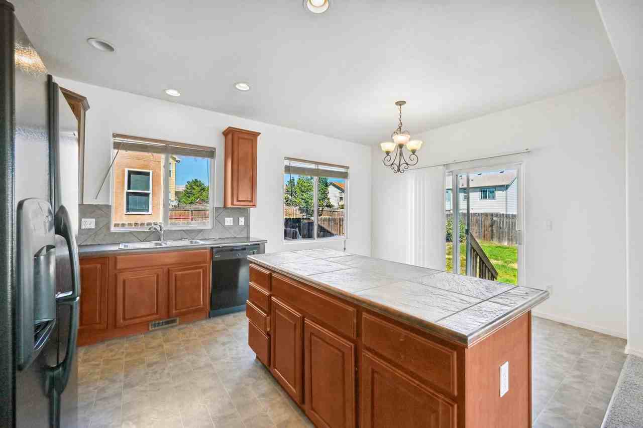 7005 Wood Lily Dr - Photo 6 of 27