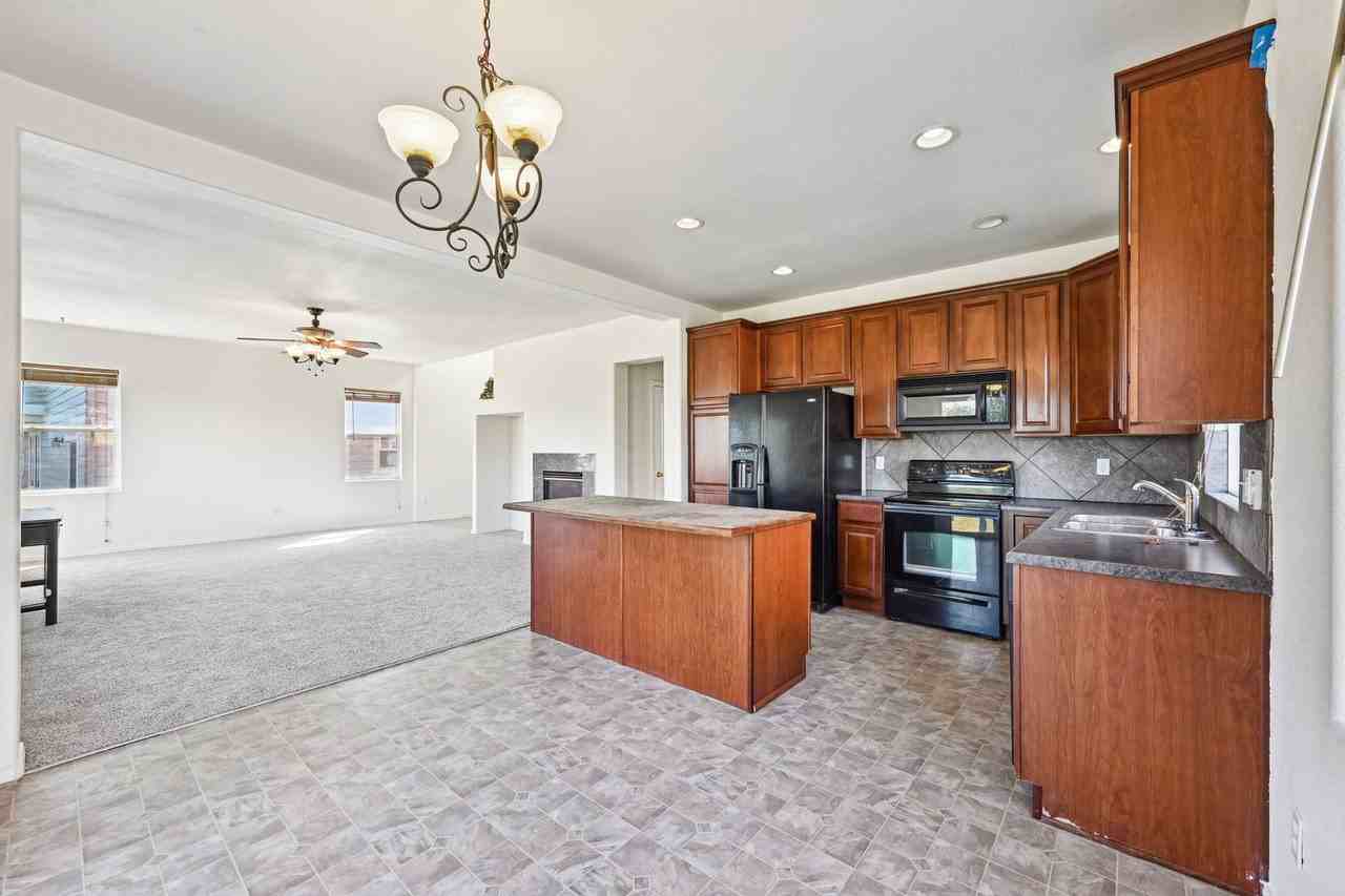 7005 Wood Lily Dr - Photo 7 of 27