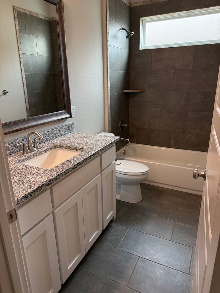708 The Cottages Dr - Photo 6 of 17