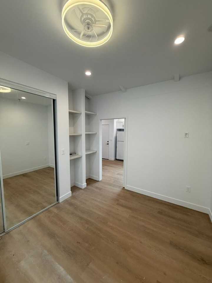 710 Venice Way - Photo 4 of 7