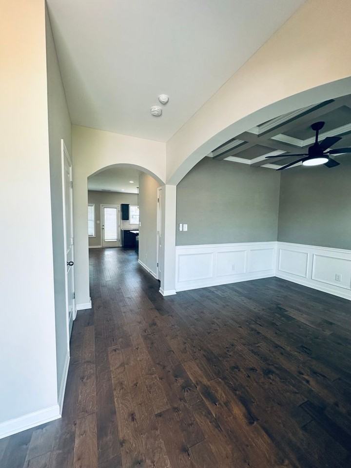 111 Catskill Ln - Photo 3 of 26
