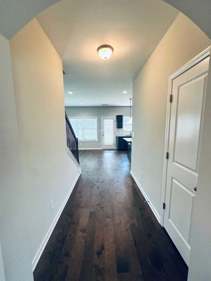 111 Catskill Ln - Photo 5 of 26
