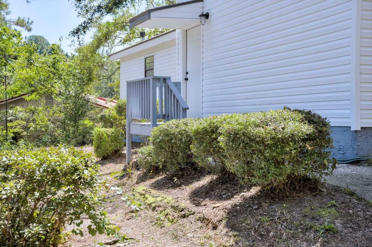 3509 Edmonton St - Photo 4 of 31