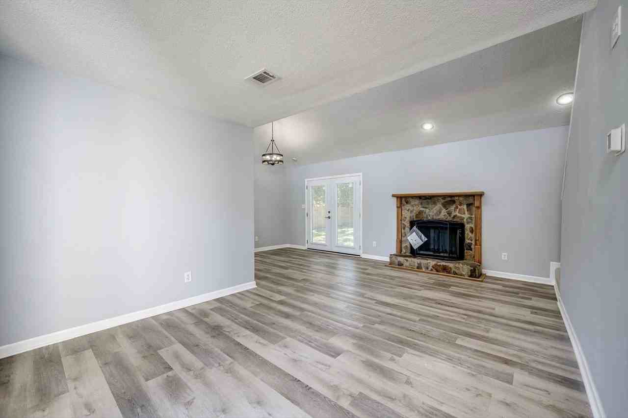 3509 Edmonton St - Photo 6 of 31