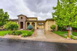 featured image of 10170 Via Como